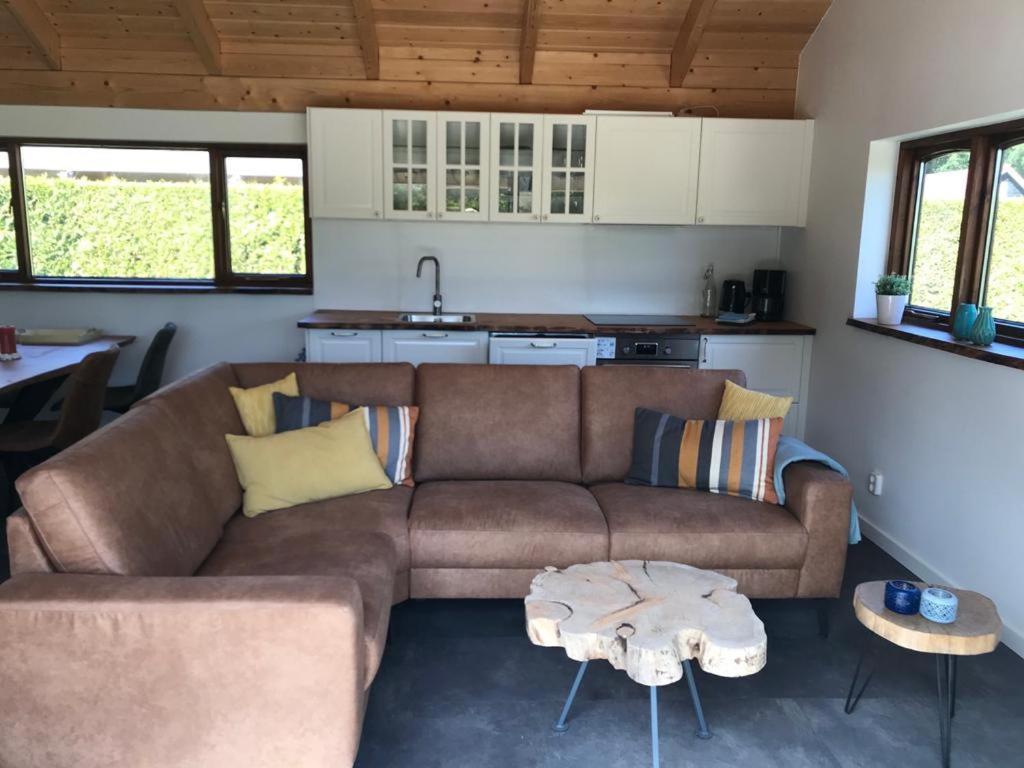 Heerlijk Huisje Vlakbij De Duinen Van Oostvoorne Bagian luar foto